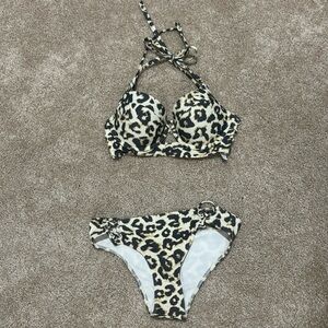 Abercrombie 2 piece animal print
